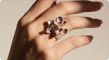 ミレニアル世代の間で、ヴィンテージ風ジュエリーへの世界的な需要が急増